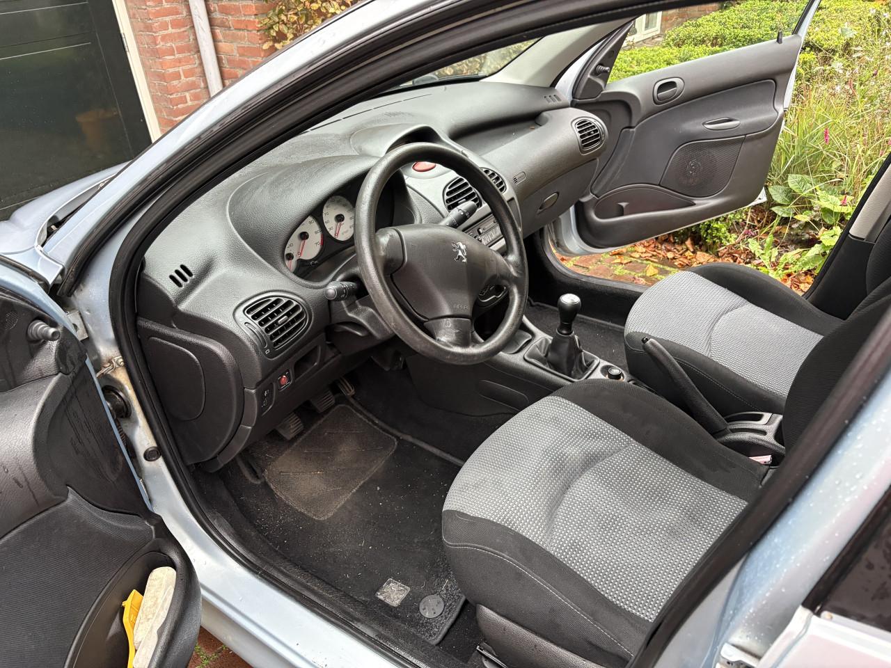 Te koop: Peugeot 206, 5 deurs , slechts 70.671 km gereden