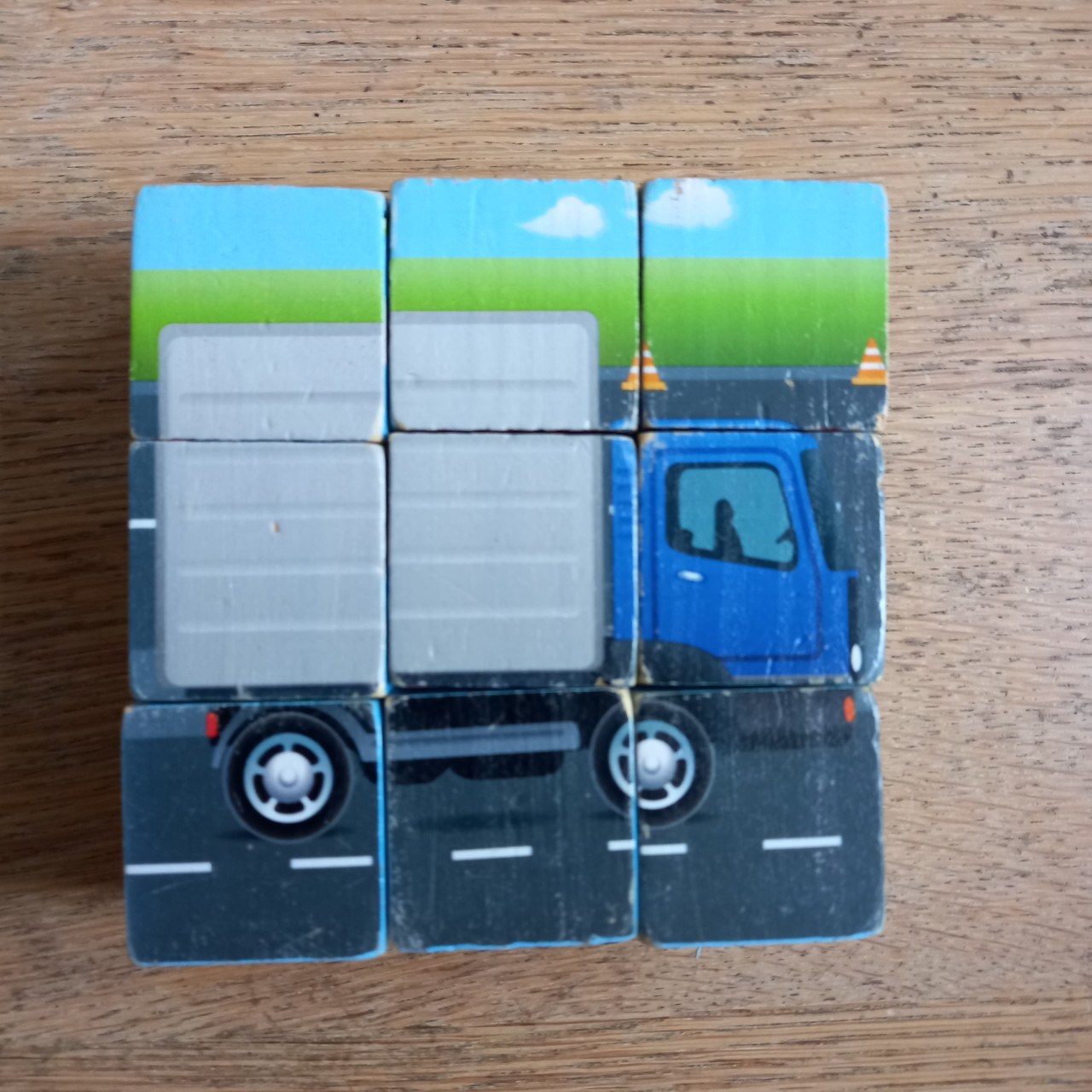 3 blokpuzzels met ieder 6 verschillende afbeeldingen