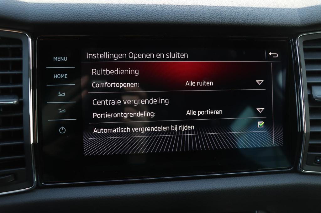 Skoda Kodiaq 1.5 tsi sportline business 150pk dsg7 7p. | pano | trekhaak | 