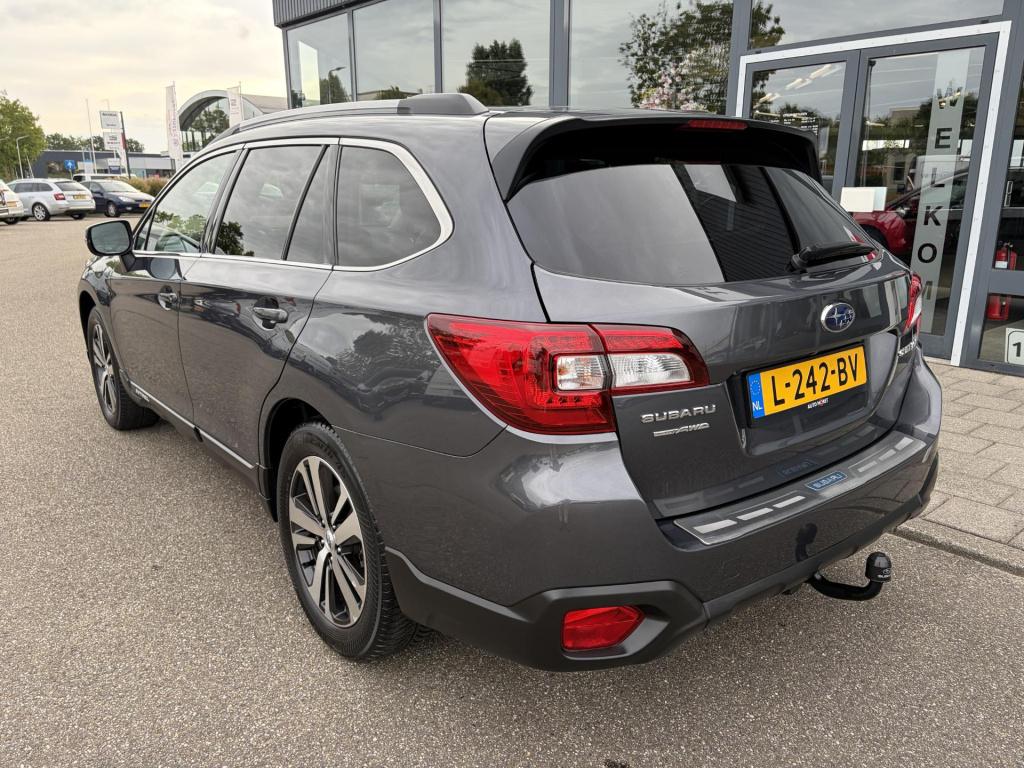 Subaru Outback 2.5i premium mooie en zeer complete staat