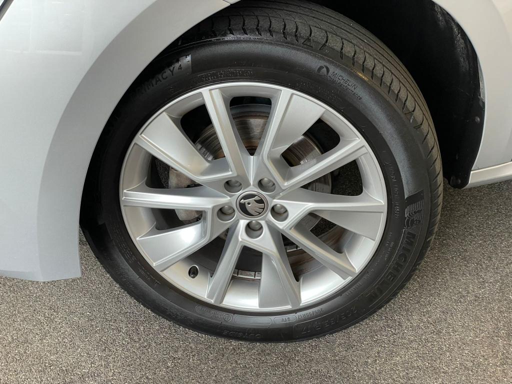 Skoda Kamiq 1.0 tsi ambition