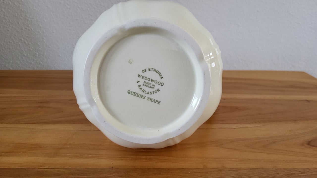 Wedgwood Queens Shape water / sap kan, h 17 cm