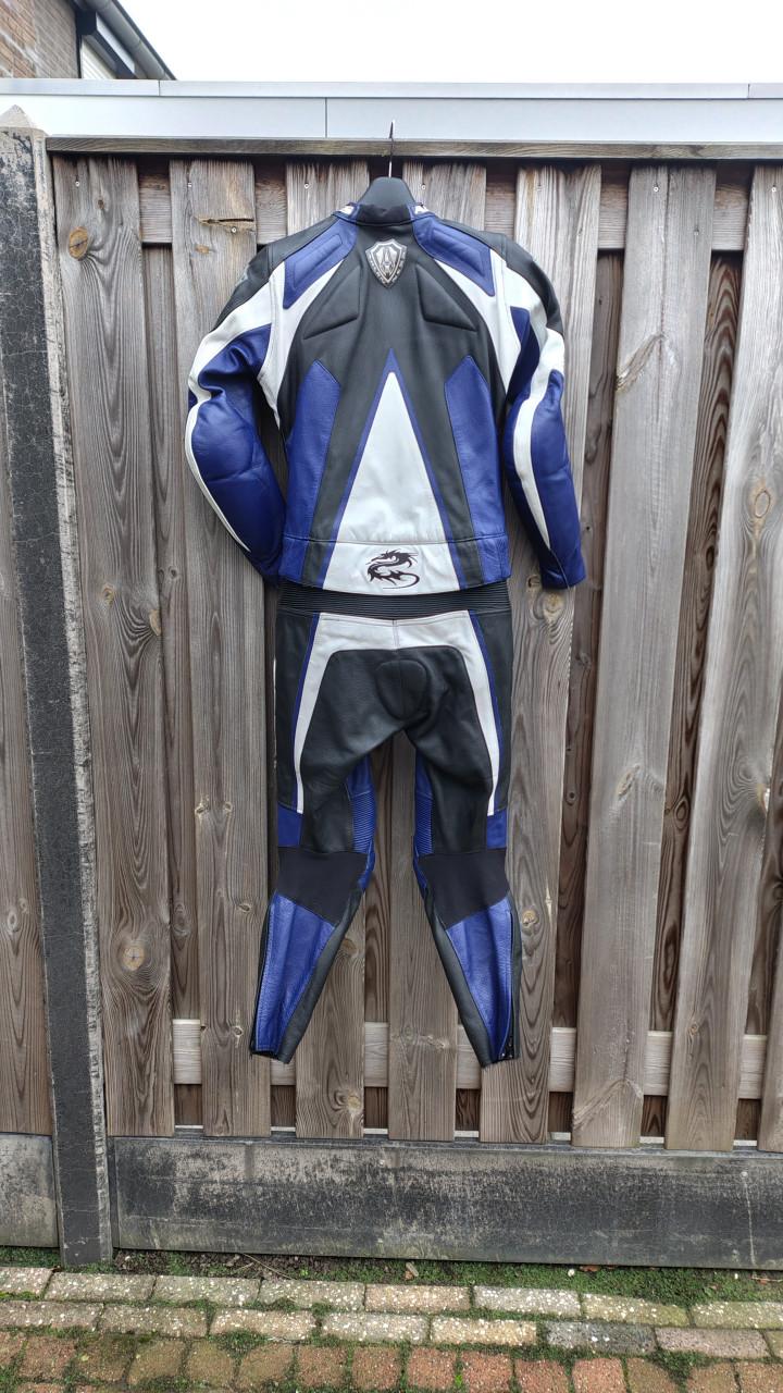 Dames motorpak / racepak van Arlen Ness, 4 keer gedragen