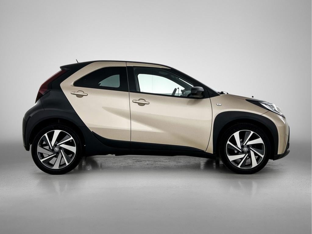 Toyota Aygo x 1.0 vvt-i s-cvt envy automaat | navigatie | jbl soundsystem |