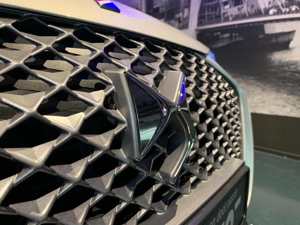 Ds Ds 3 crossback e-tense so chic 50 kwh *leder*appconnect*head-up*camera* 