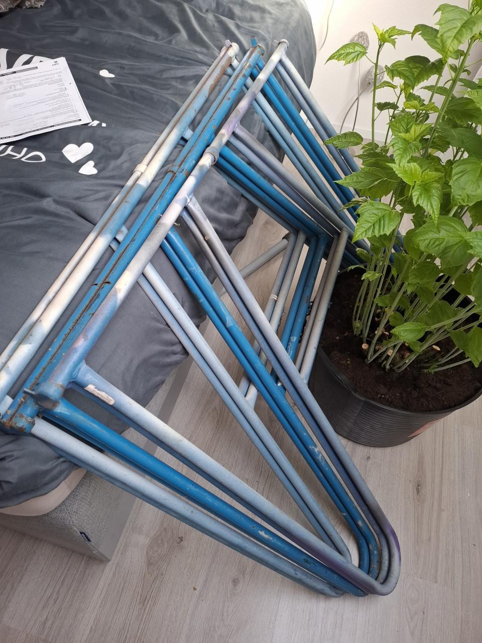 Schragen, motorsteun, fische reader, dames motorbroek enz