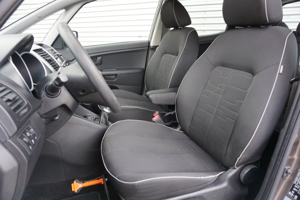 Kia Venga 1.4 cvvt 20th anniversary airco / navi / cruise / trekhaak / elek