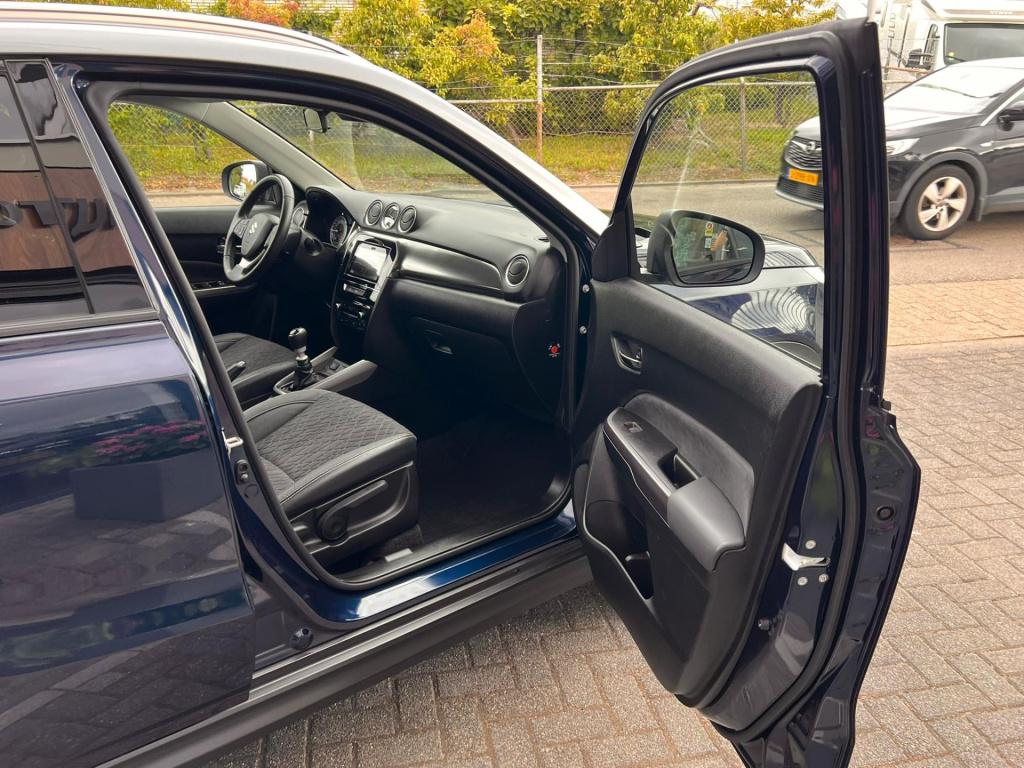 Suzuki Vitara 1.4 boosterjet style rhino edition smart hybrid
