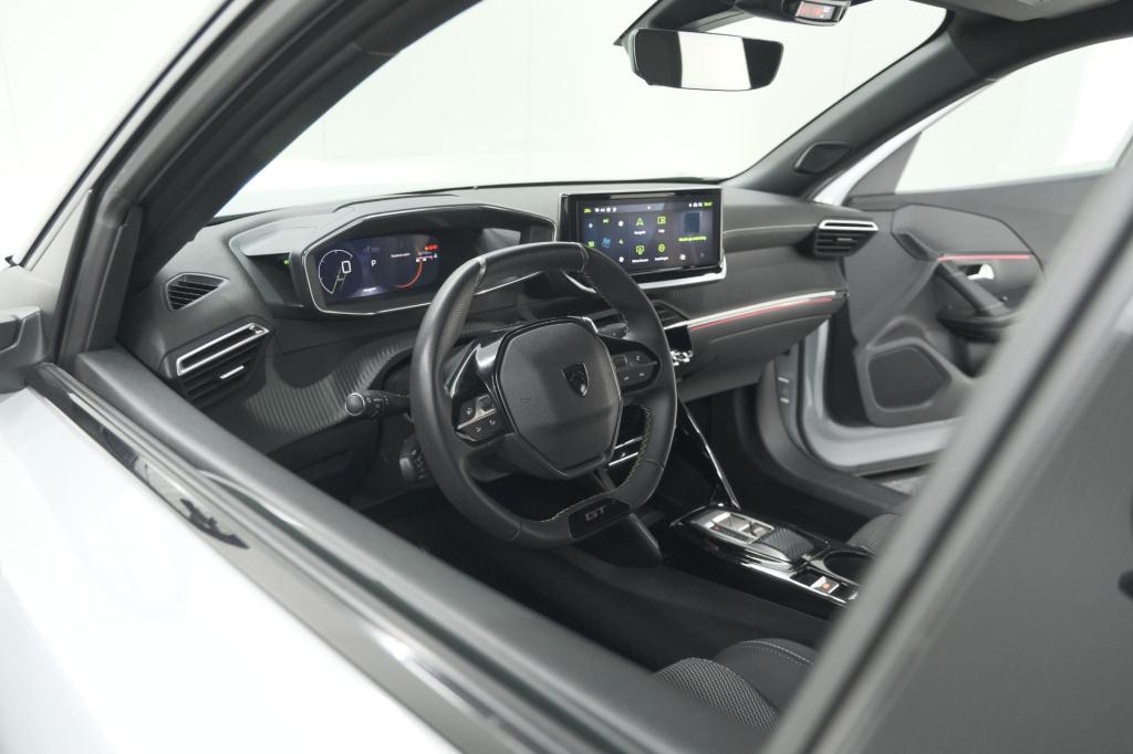 Peugeot 2008 puretech 130 eat8 gt | camera | apple carplay | parkeersensore