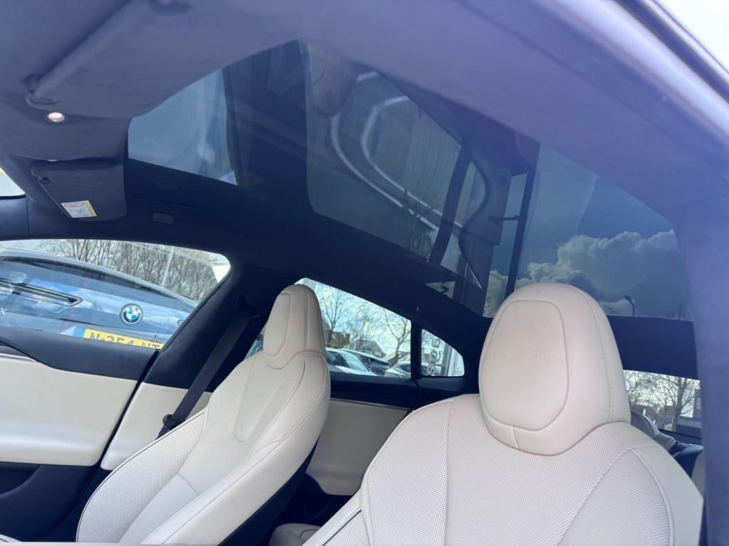 Tesla Model S plaid awd