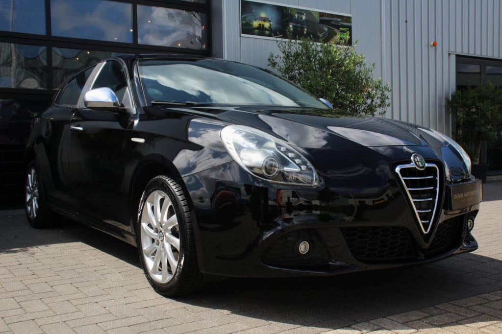 Alfa Romeo Giulietta 1.4 t turbo turismo - leder - cruise - clima - stoel v