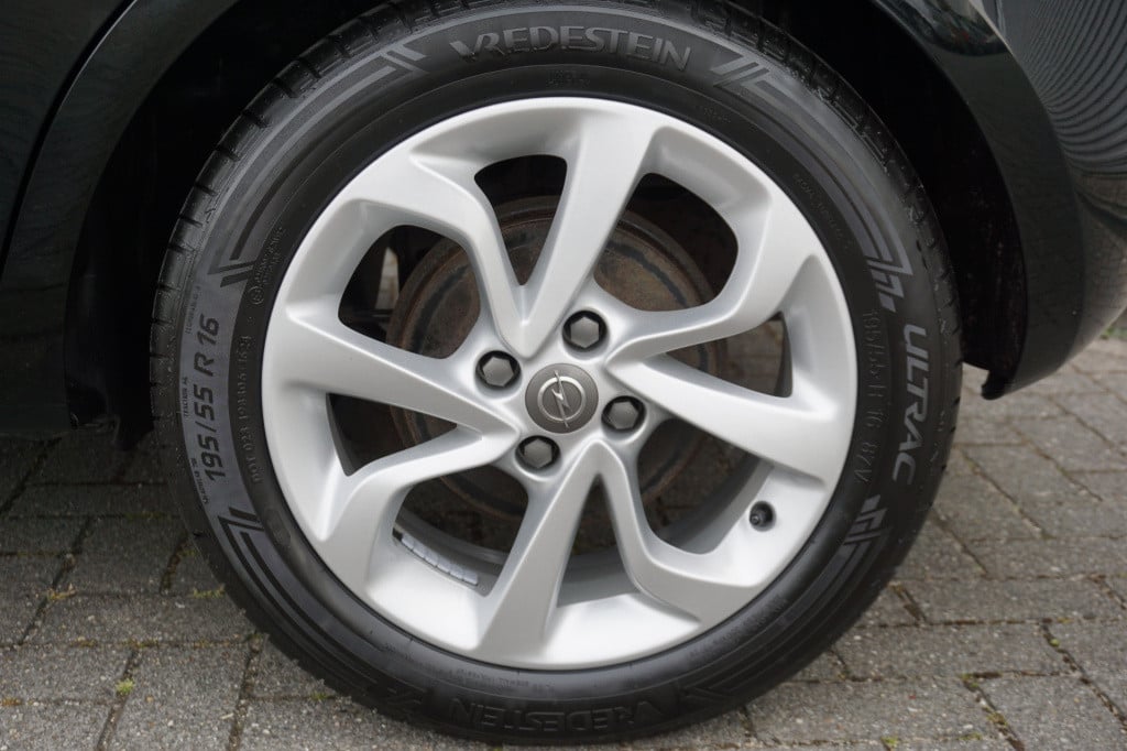 Opel Corsa 1.4 online edition airco / cruise / carplay / elektr. ramen / na
