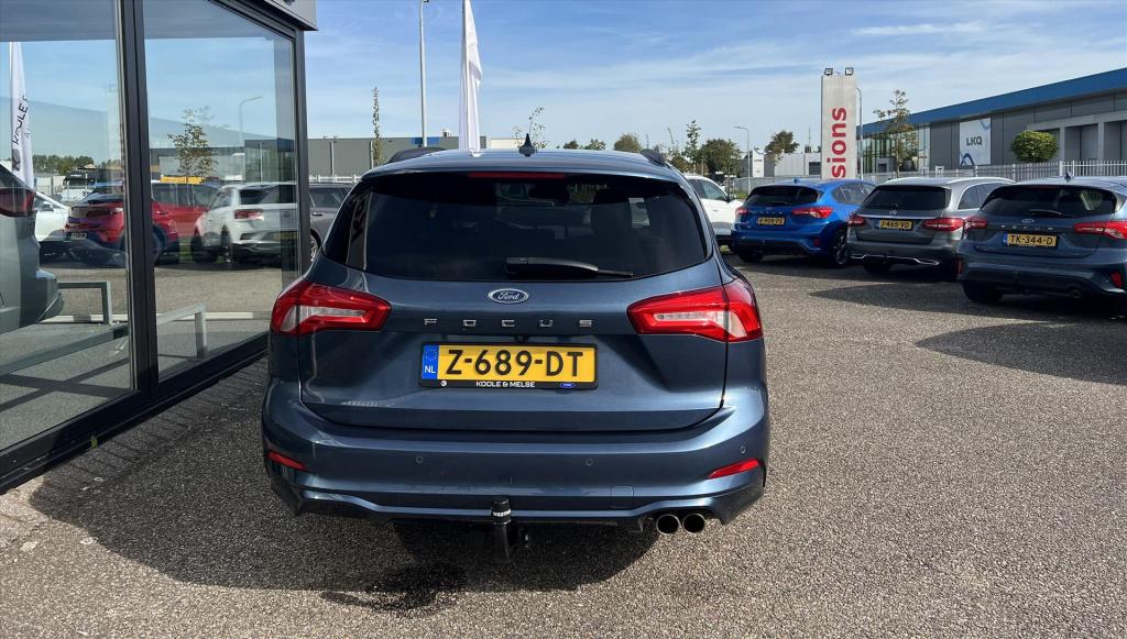 Ford Focus 1.0 ecoboost 125pk st line , trekhaak , carplay , climate contro
